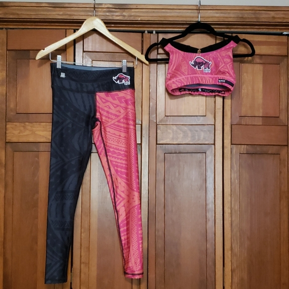 Workout Set - Sports Bra and Leggings - Picture 1 of 5